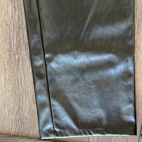 Black leather pants - Picture 4 of 6